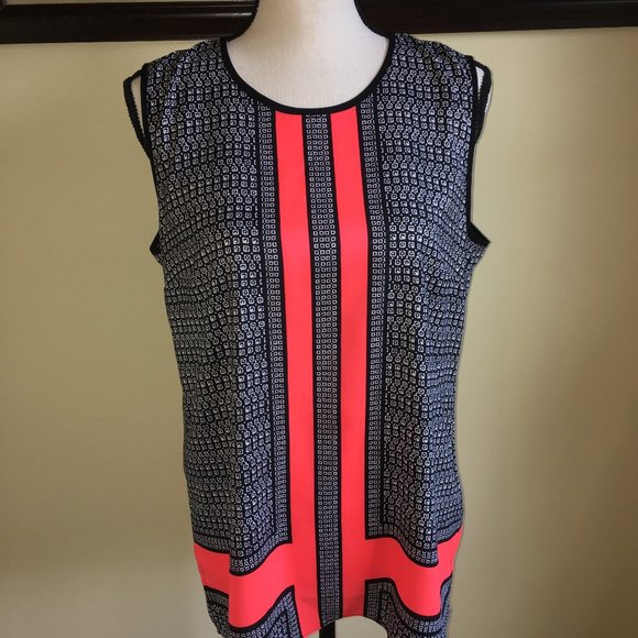 Vince Camuto Tops - VInce Camuto Crossroads Panel Shell